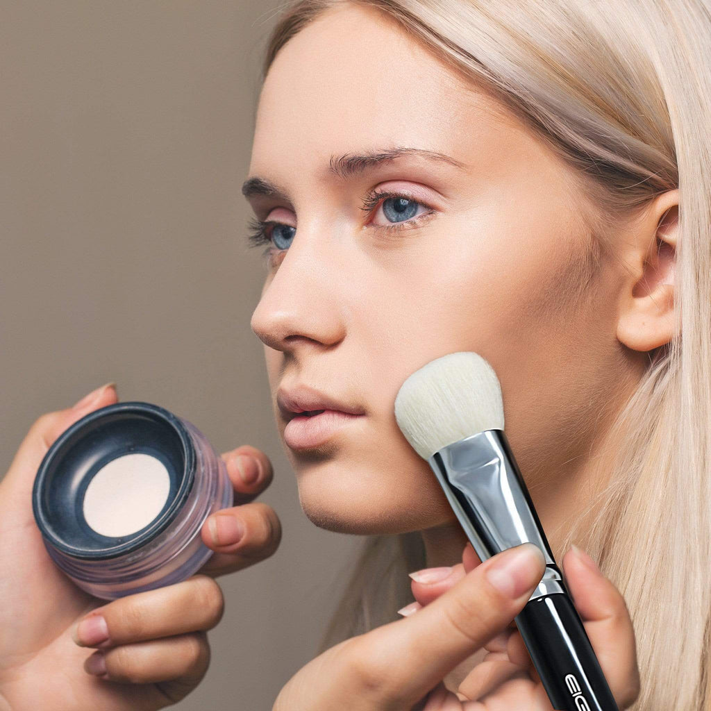 F610 - SMALL ANGLED CONTOUR BRUSH - EIGSHOW Beauty