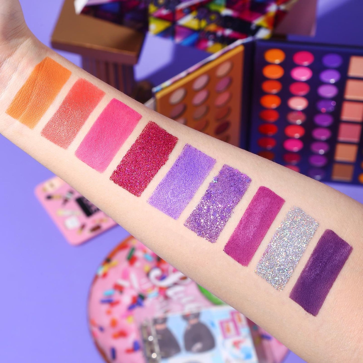 UCANBE MIRROR EYESHADOW PALETTE 114 COLORS