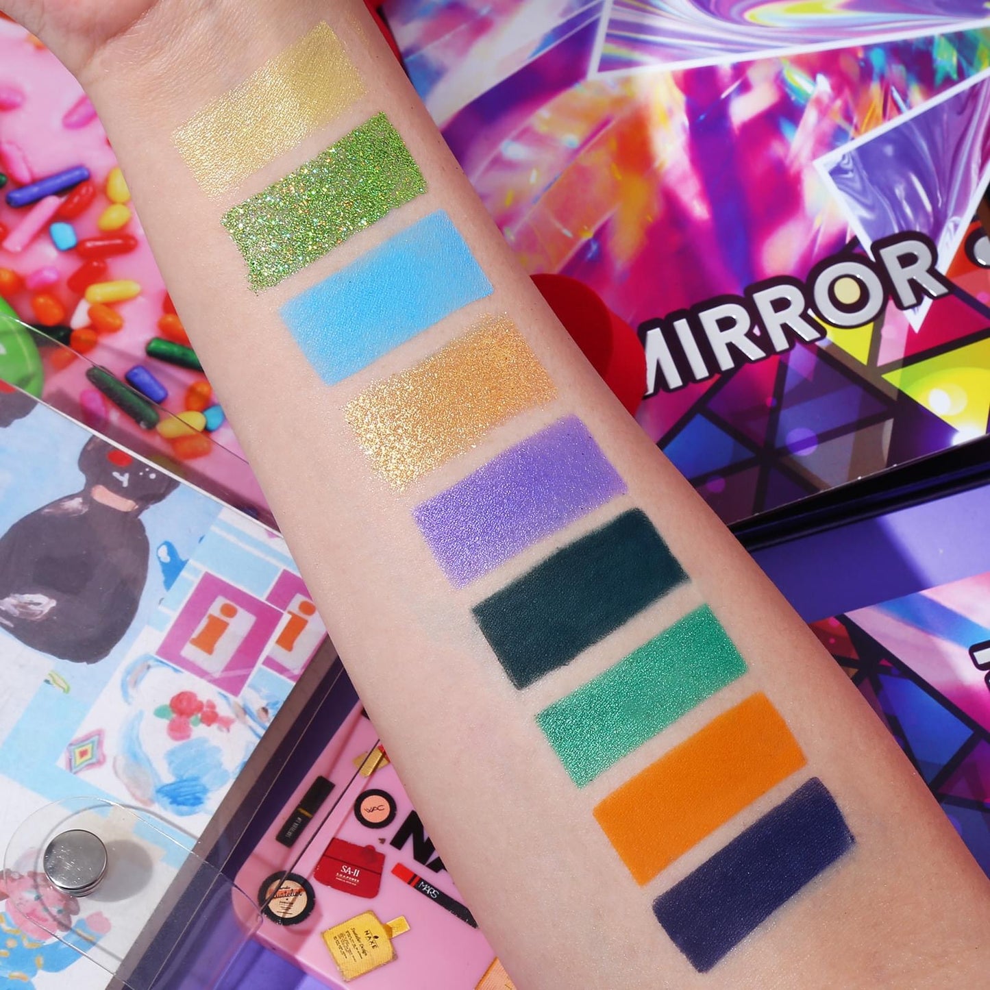 UCANBE MIRROR EYESHADOW PALETTE 114 COLORS