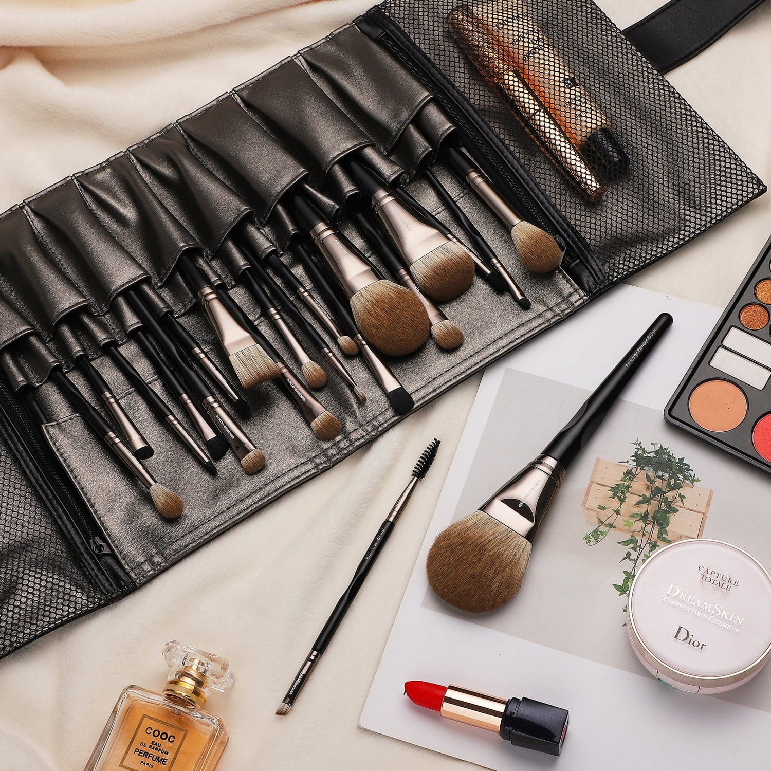 Eigbeauty Apparel & Accessories Black Swan Series-21pcs Professional Makeup Brush Set