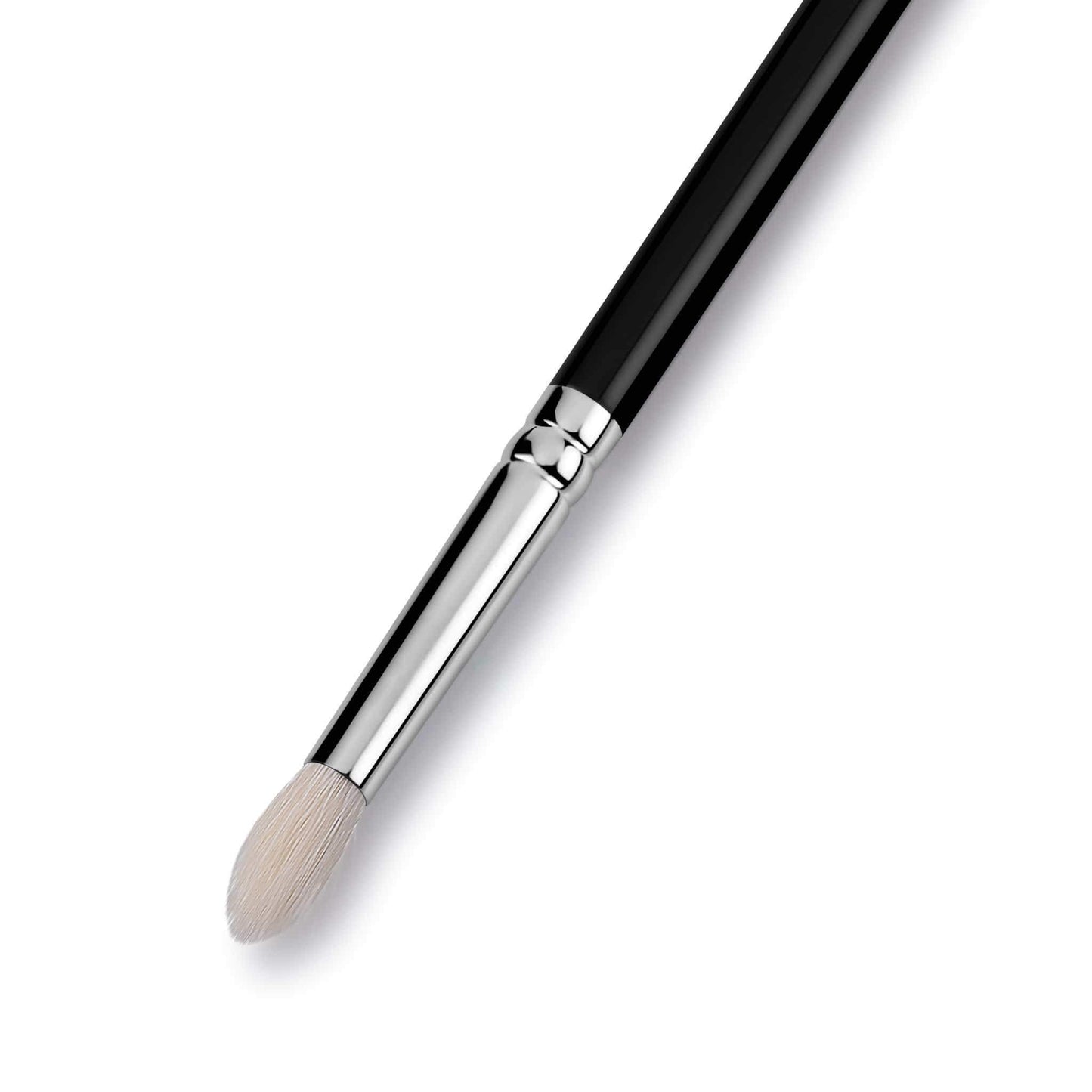 E821 - SMOKE EYE BLENDING BRUSH - EIGSHOW Beauty