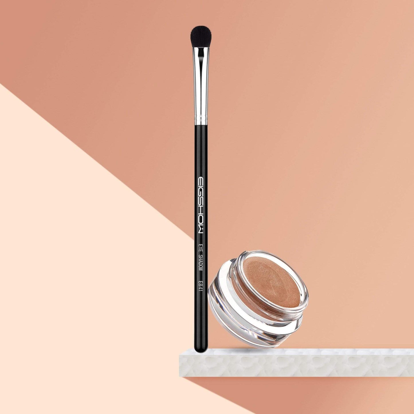 E841 - EYE SHADOW BRUSH - EIGSHOW Beauty