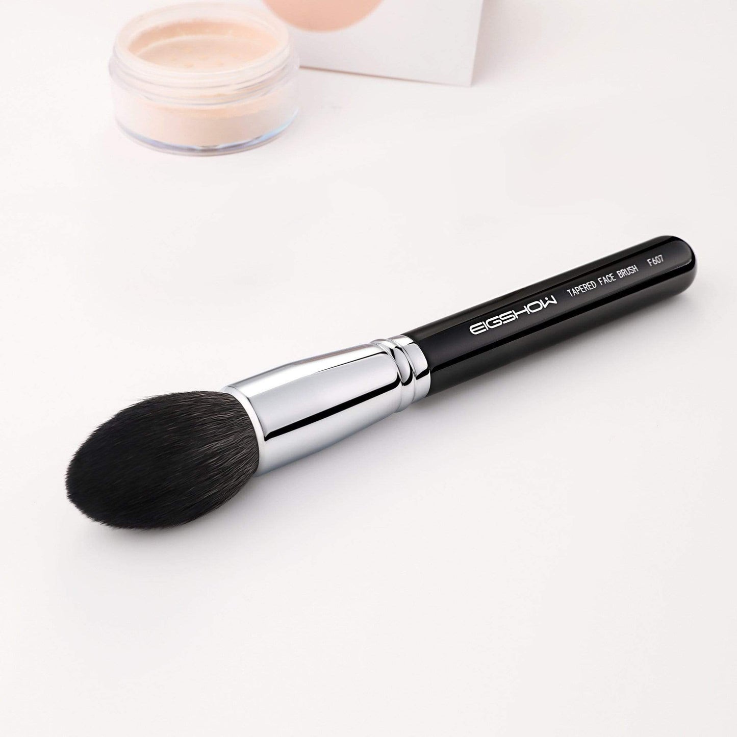 F607 - TAPERED FACE BRUSH - EIGSHOW Beauty