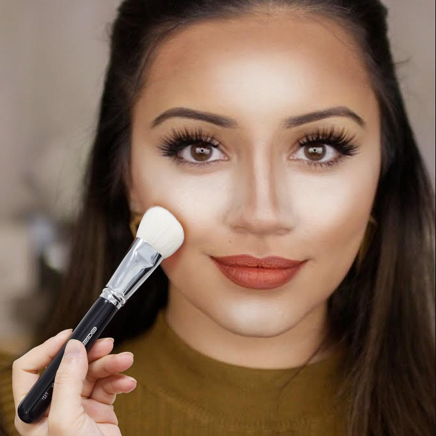 F621 - ANGLED CONTOUR BRUSH - EIGSHOW Beauty